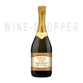 Игристое вино Wine Day White Semi-Sweet 0.75 л
