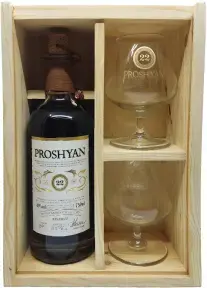 Коньяк Proshyan Reserve 22 Years Old, wooden box with 2 glasses, 0.75 л