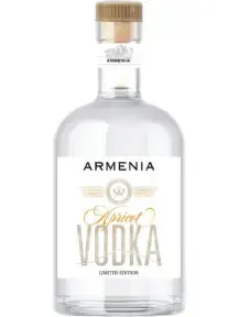Водка Armenia Apricot Limited Edition, 0.5 л