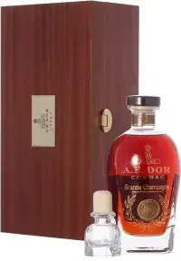 Коньяк A E DOR Extra wooden box 0.7 л