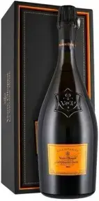 Шампанское Veuve Clicquot La Grande Dame 2015 gift box 0.75 л