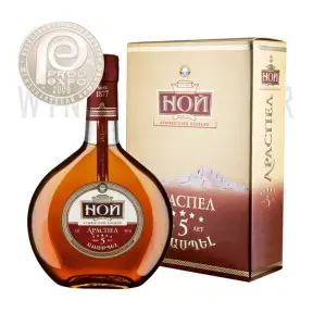 Коньяк Ной Араспел пятилетний в подарочной упаковке 0.5 л