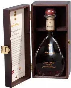 Граппа Grappa Affinata in botti da Malvasia delle Lipari gift box 2004 0.7 л