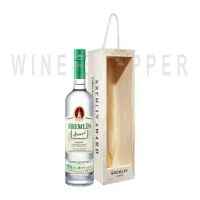 Водка Kremlin Award Organic Limited Edition Fortuna wooden box 0.7 л
