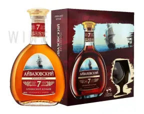 Коньяк Aivazovsky 7 Years Old gift box with 2 glasses 0.5 л