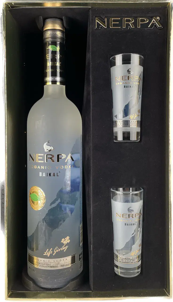 Водка Nerpa Organic, gift box with 2 shots, 0.7 л