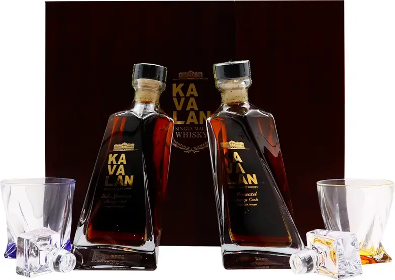 Виски Kavalan Moscatel Sherry Cask 57.8%, gift box with 2 glasses and 2 glasses stoppers, 0.5 л