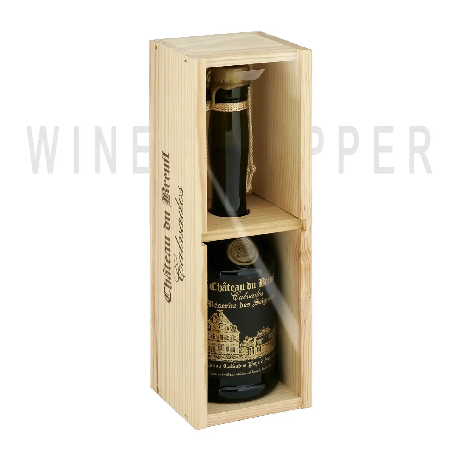 Кальвадос Chateau du Breuil Reserve des Seigneurs XO in wood.case 0.7 л