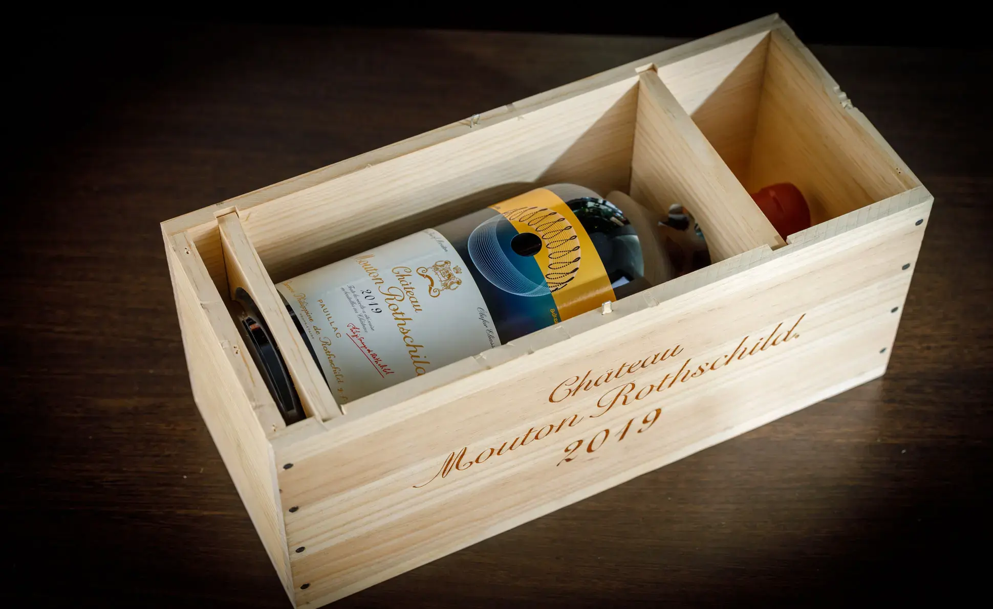 Вино Chateau Mouton Rothschild Pauillac AOC Premier Grand Cru Classe, 2019, 3 л