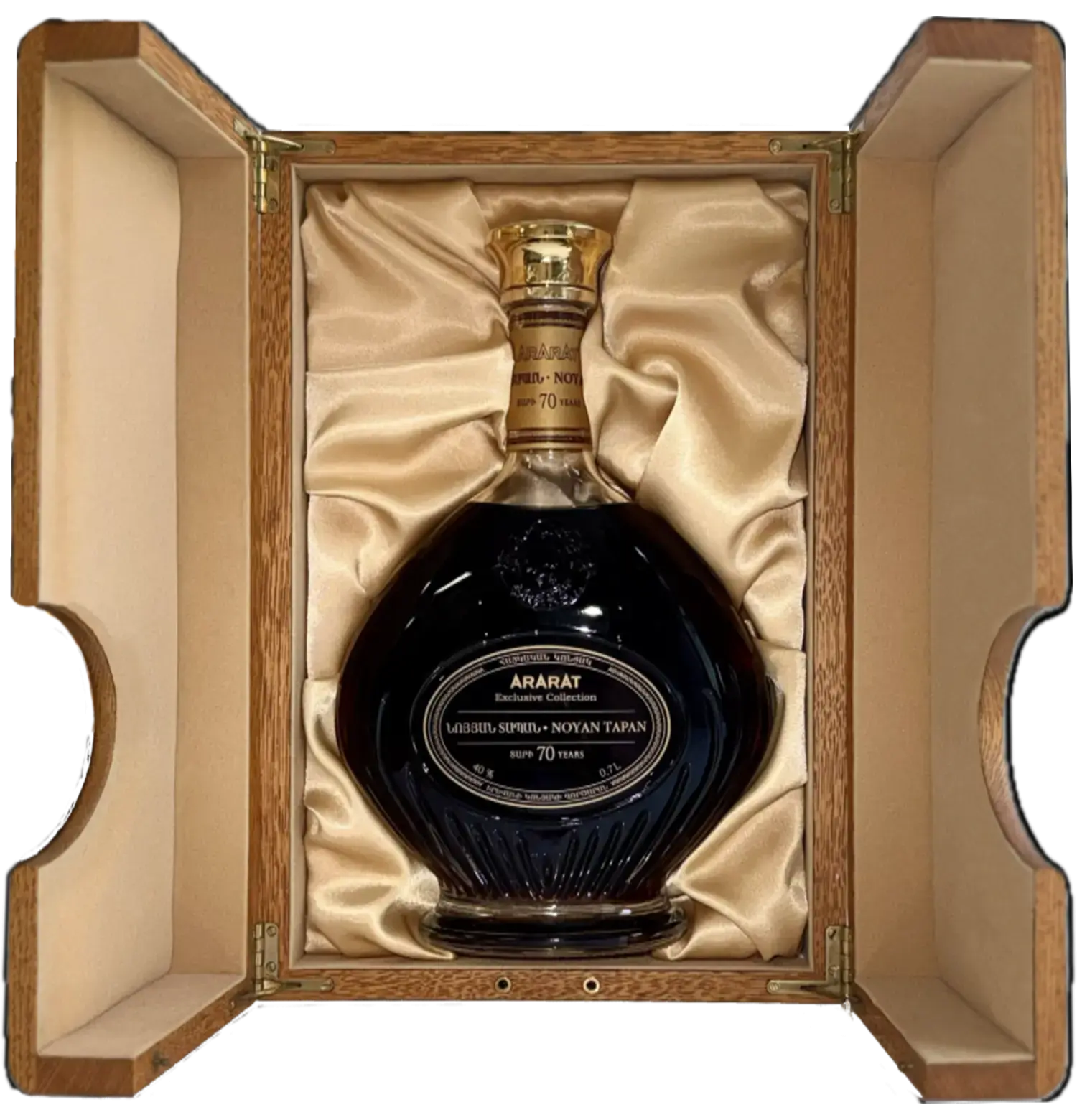 Коньяк Ararat Noyan, Tapan, 70 Year Old, gift box, 0.7 л