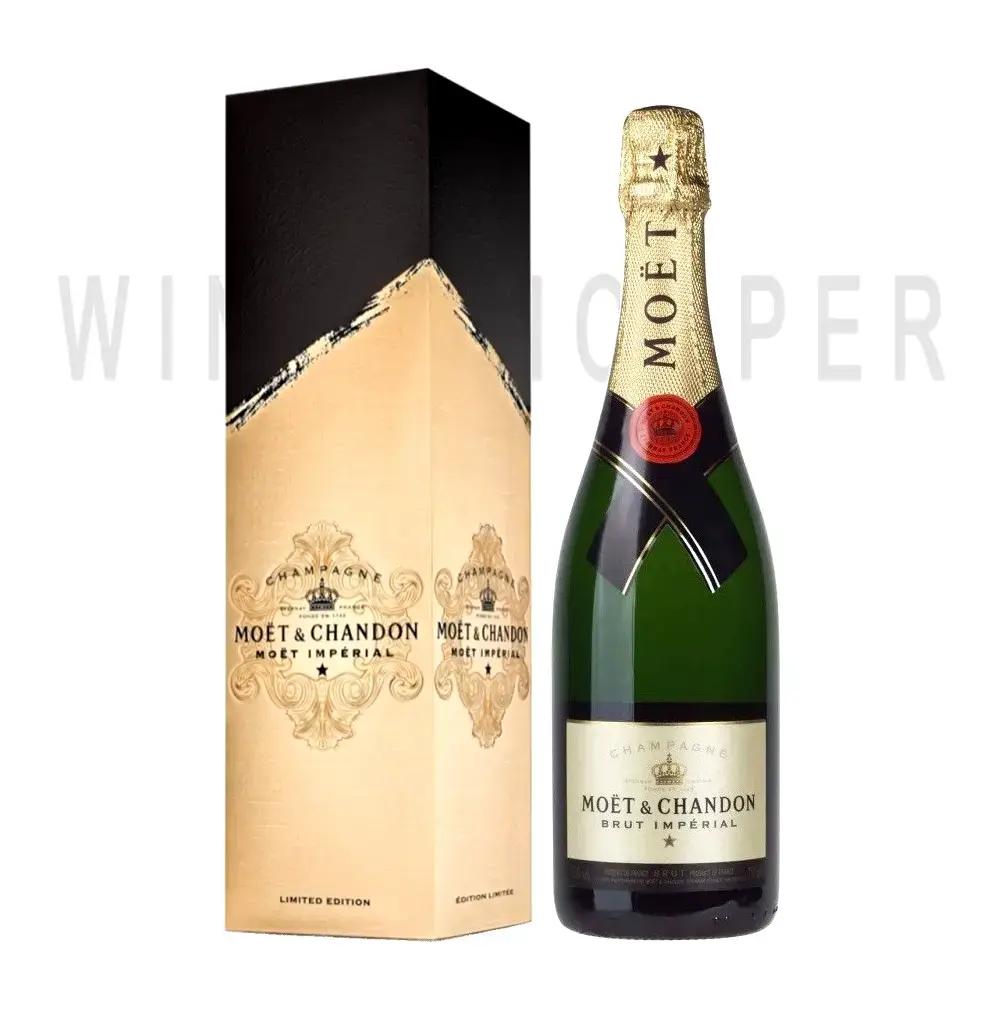 Шампанское Moet & Chandon, Brut Imperial, gift box Signature 0.75 л