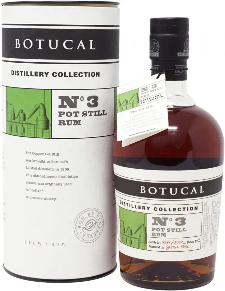 Ром Botucal Distillery Collection №3 Pot Still gift box 0.7 л