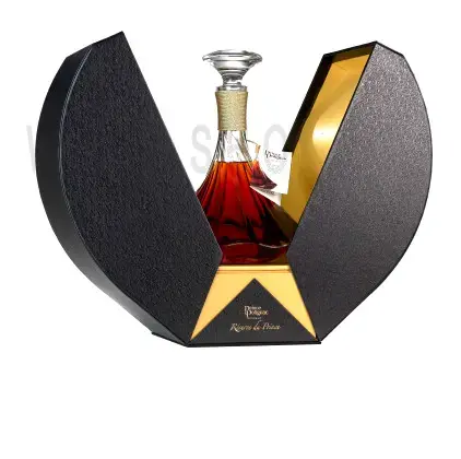 Коньяк Prince Hubert de Polignac Reserve du Prince Cognac gift box 0.7 л
