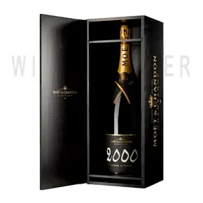 Шампанское Moet & Chandon Grand Vintage wooden box 2000 0.75 л