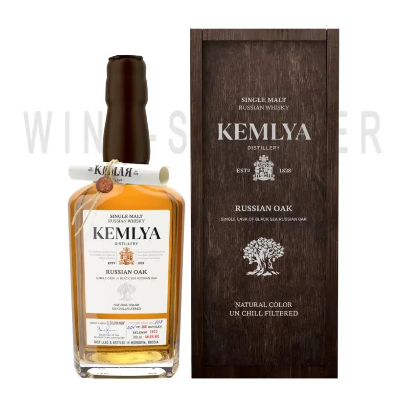 Виски Kemlya Russian Oak wooden box 0.7 л