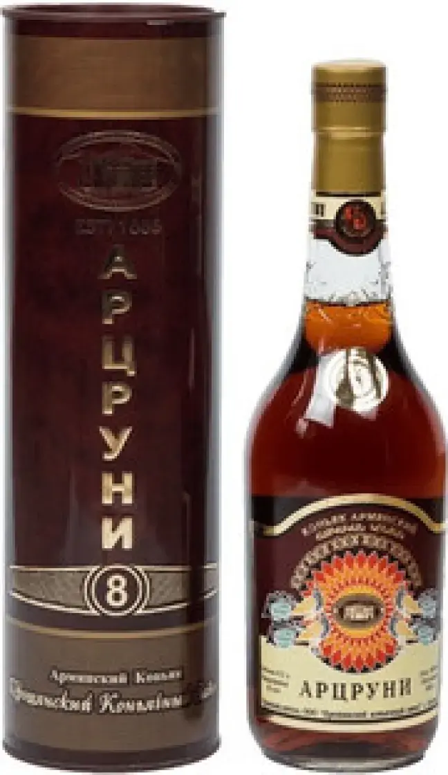 Коньяк Арцруни 8-летний, в тубе, 0.5 л