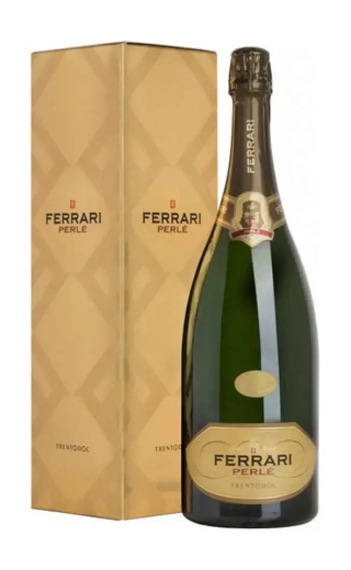 Игристое вино Ferrari Perle Brut Trento DOC gift box 0.75 л