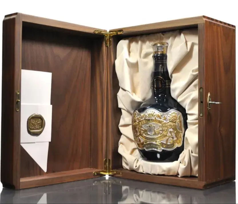 Виски Chivas Regal Royal Salute 1953 wooden box 0.7 л