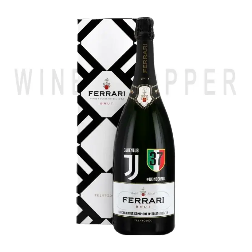 Игристое вино Ferrari, Brut Juventus Edition, Trento DOC, gift box 1.5 л